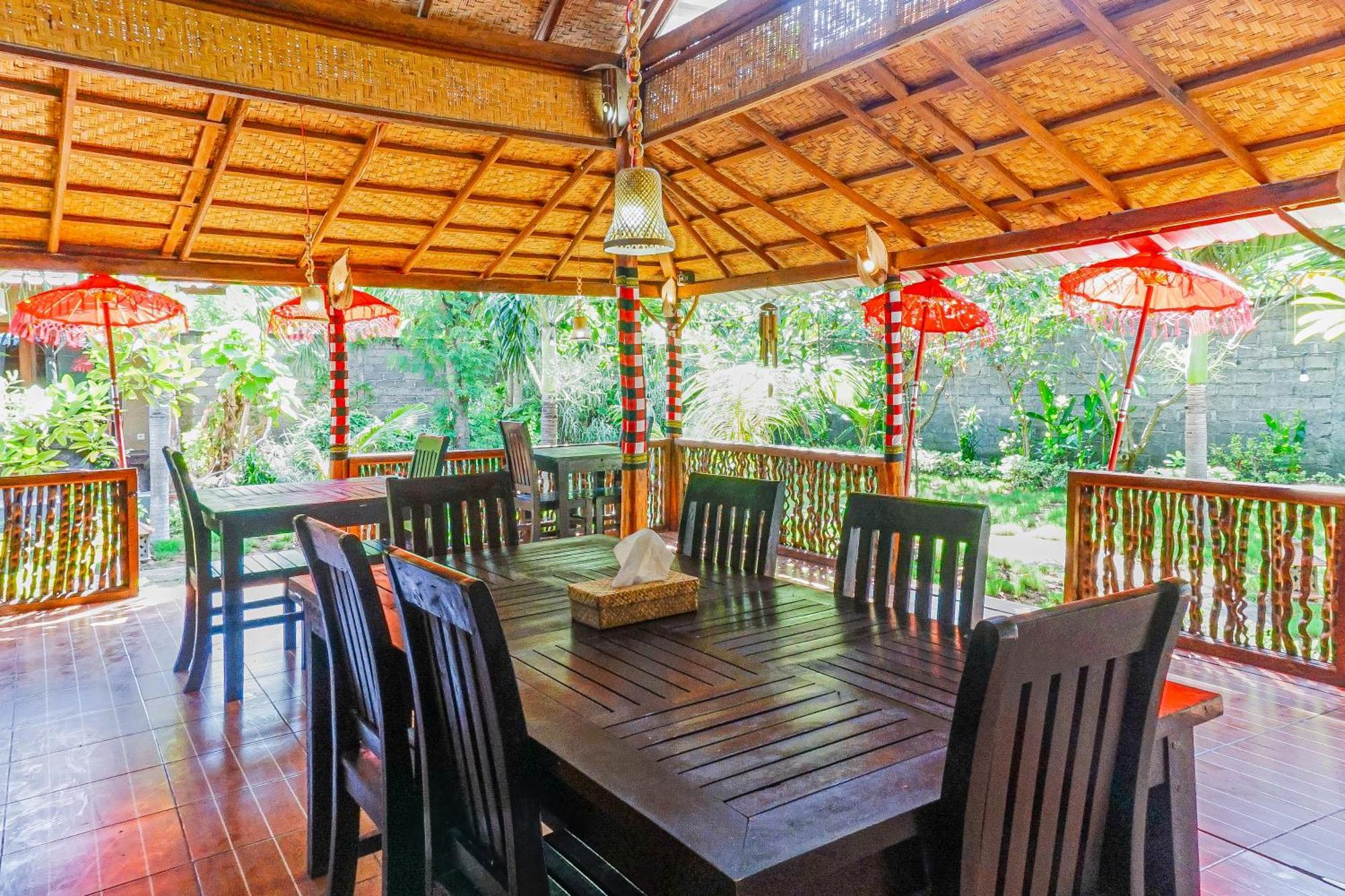 Made Taro - Menjangan Homestay Banyuwedang Dış mekan fotoğraf
