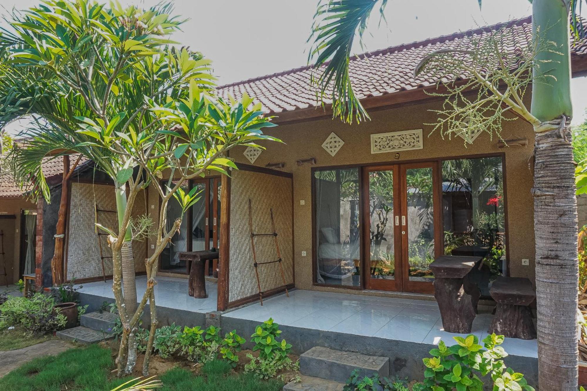 Made Taro - Menjangan Homestay Banyuwedang Dış mekan fotoğraf