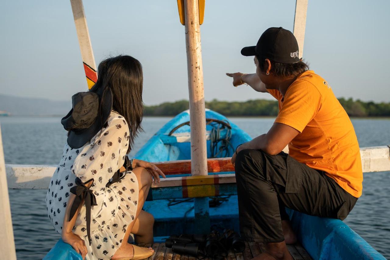 Made Taro - Menjangan Homestay Banyuwedang Dış mekan fotoğraf